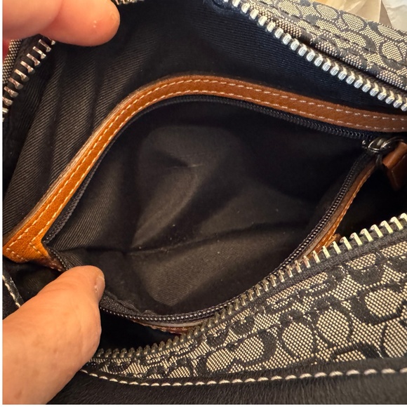 Vintage & Pristine Coach Signature Jacquard Demi Bag in Black & Grey - Picture 4 of 11